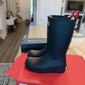 Hunter Black mid Rain Boots size 6, women’s new inbox